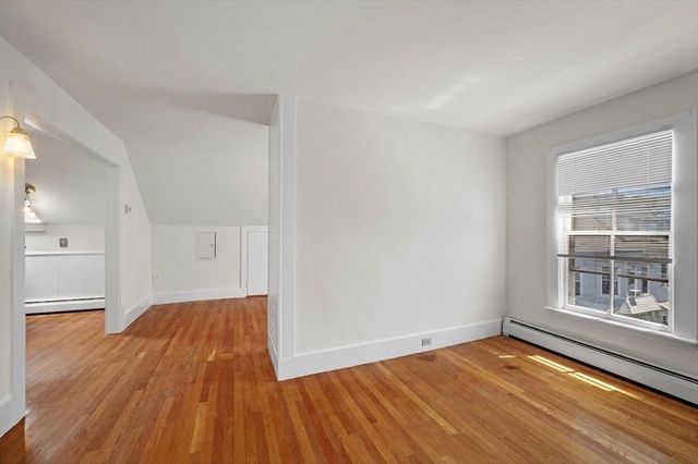 9 Boardman St 3, Salem, MA 01970