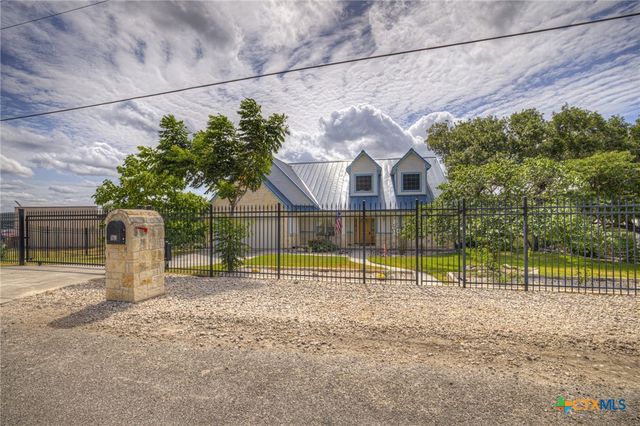 163 Riedel Lane, Canyon Lake, TX 78133