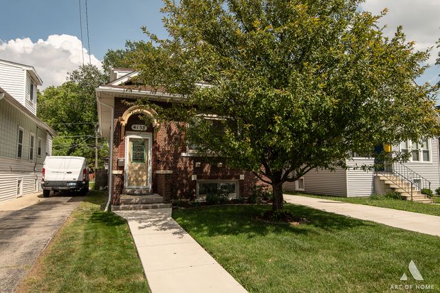 4155 S EBERLY Avenue, Brookfield, IL 60513