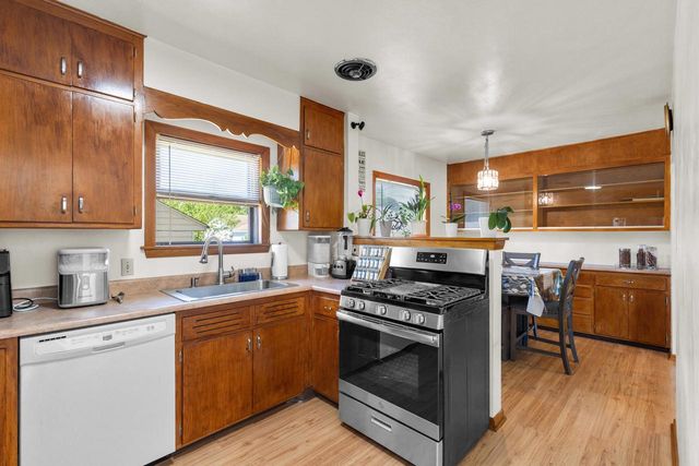 2781 S 76th STREET, West Allis, WI 53219