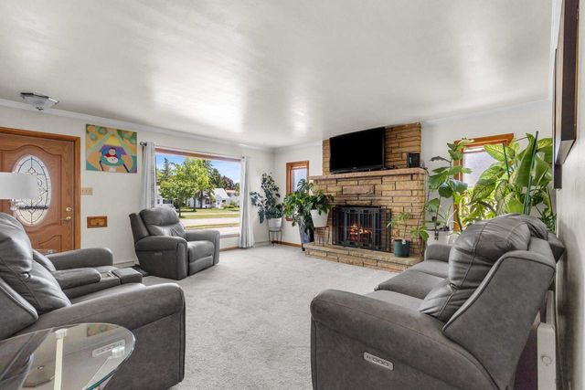 2781 S 76th STREET, West Allis, WI 53219