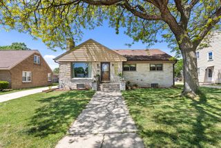 2781 S 76th STREET, West Allis, WI 53219