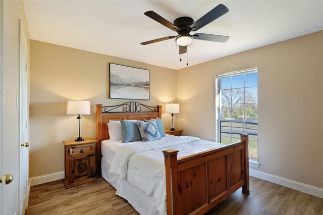 246 Shoreview Drive, Lavon, TX 75166