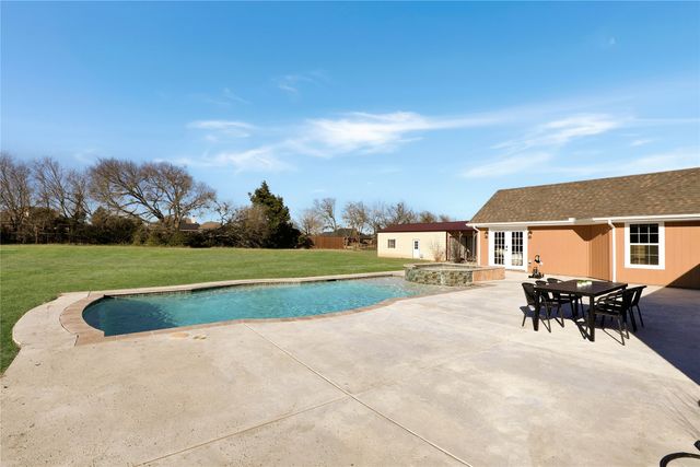 246 Shoreview Drive, Lavon, TX 75166