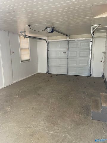 1931 SW Vanderbilt Circle, Huntsville, AL 35801