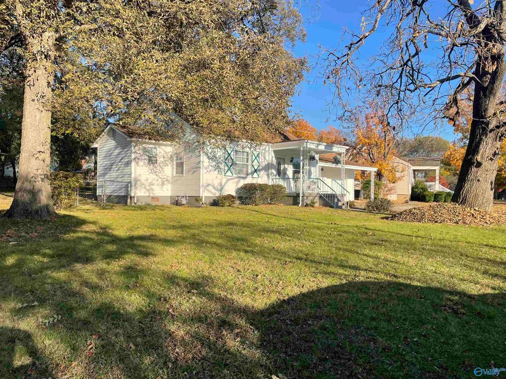 1931 SW Vanderbilt Circle, Huntsville, AL 35801