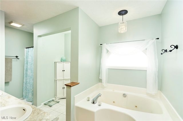 5819 Linder Circle NE, Canton, OH 44721