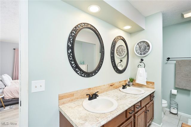 5819 Linder Circle NE, Canton, OH 44721