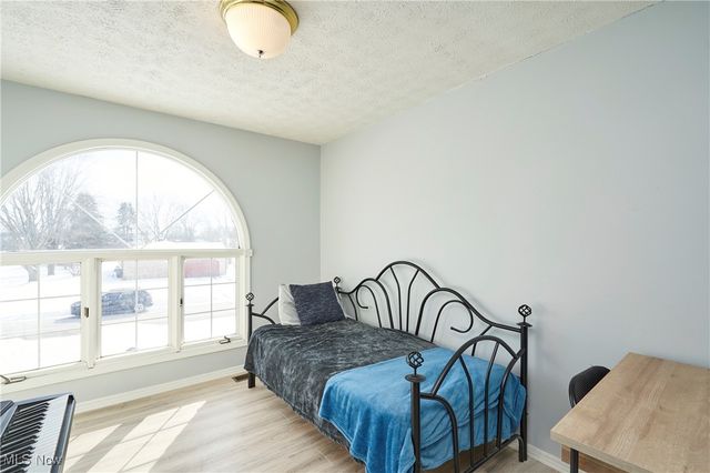 5819 Linder Circle NE, Canton, OH 44721