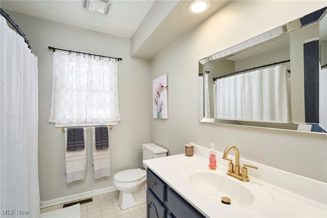 5819 Linder Circle NE, Canton, OH 44721