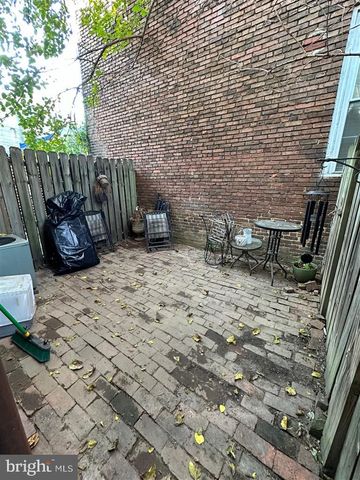 106 N MADEIRA ST, Baltimore, MD 21231