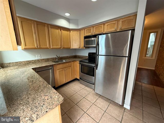 106 N MADEIRA ST, Baltimore, MD 21231