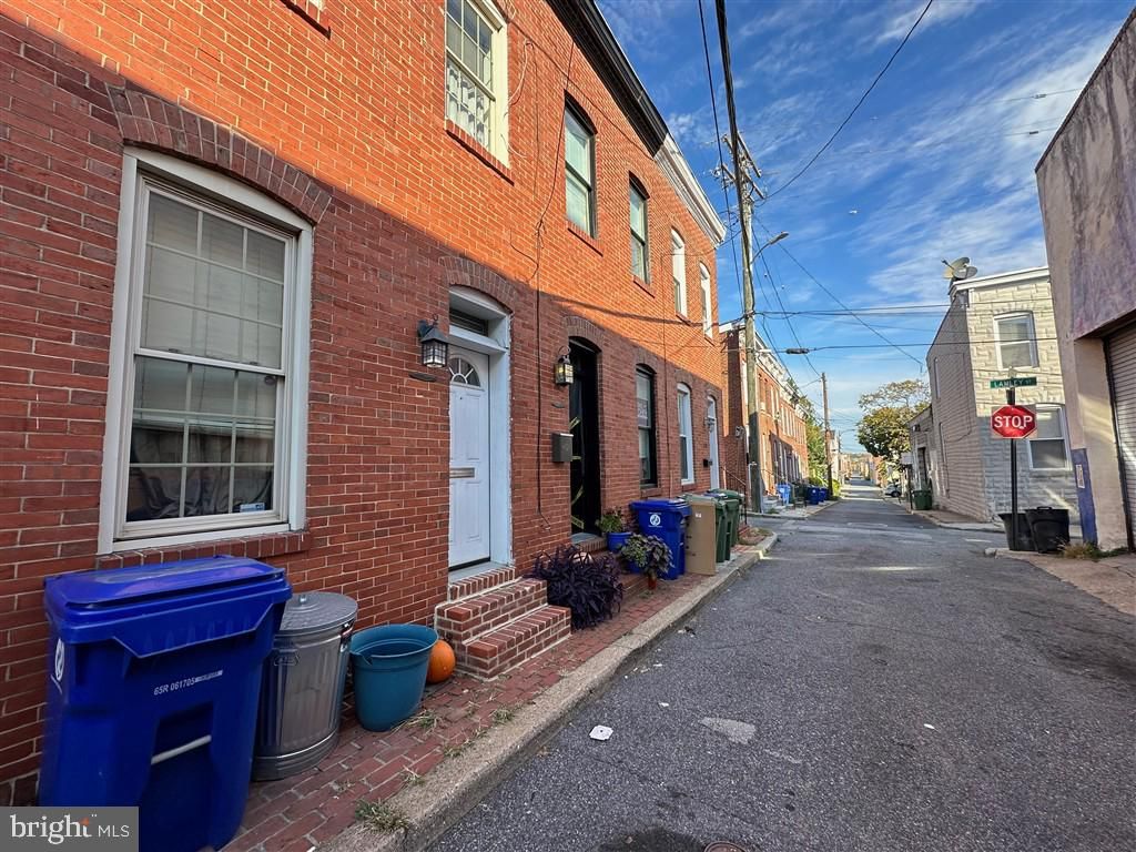 106 N MADEIRA ST, Baltimore, MD 21231