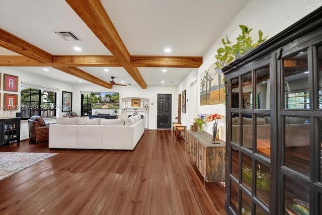 1028 Tyler St, Hollywood, FL 33019