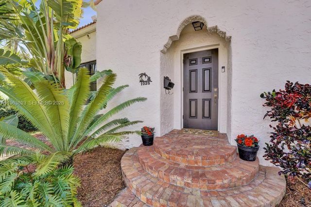 1028 Tyler St, Hollywood, FL 33019