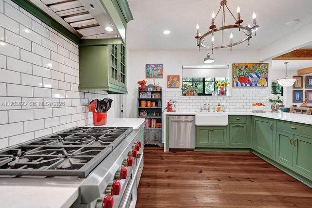 1028 Tyler St, Hollywood, FL 33019