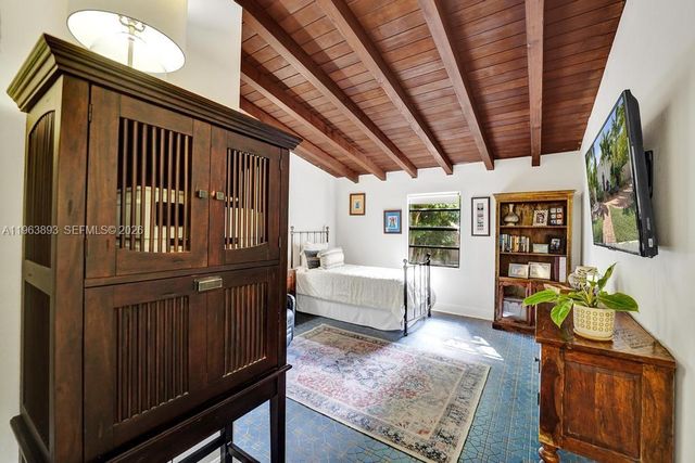 1028 Tyler St, Hollywood, FL 33019