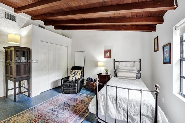 1028 Tyler St, Hollywood, FL 33019