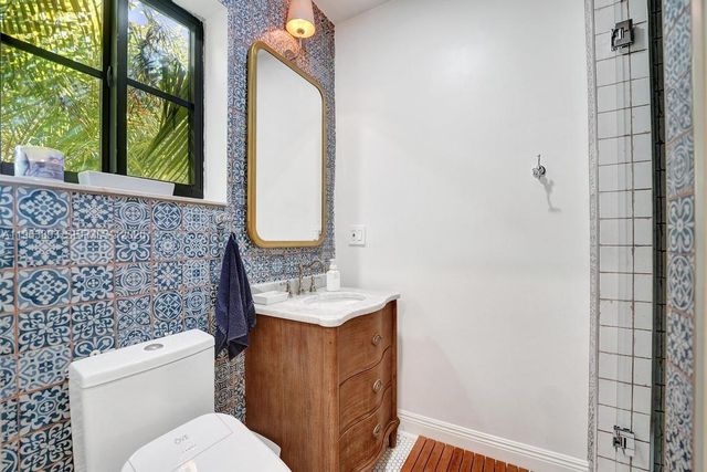 1028 Tyler St, Hollywood, FL 33019