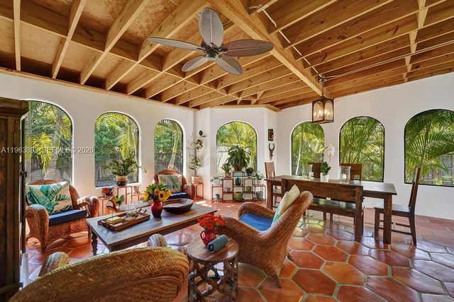 1028 Tyler St, Hollywood, FL 33019