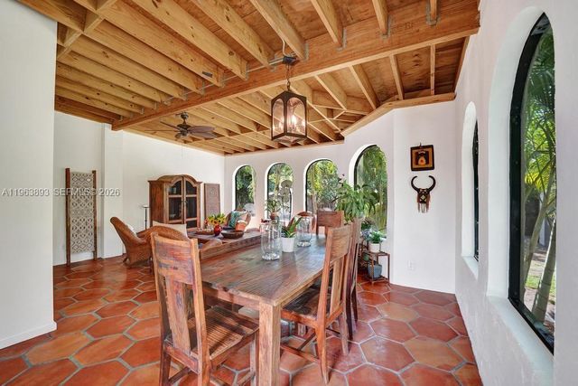 1028 Tyler St, Hollywood, FL 33019