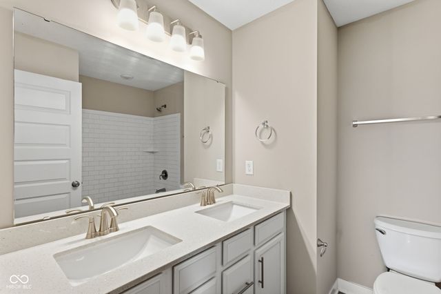 9743 Cimmaron Avenue, Mccordsville, IN 46055