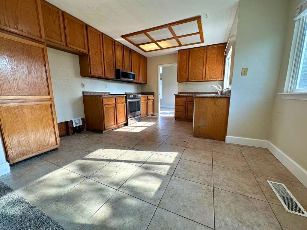 Image 15 of property listing at 1180 Amanda Cir, Brentwood, CA 94513