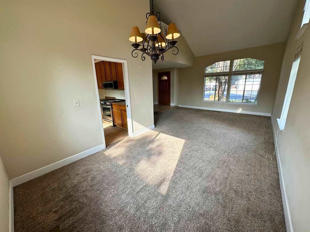 Image 8 of property listing at 1180 Amanda Cir, Brentwood, CA 94513