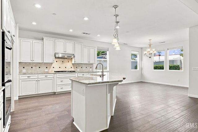 3113 Barrowby Street, Bakersfield, CA 93311