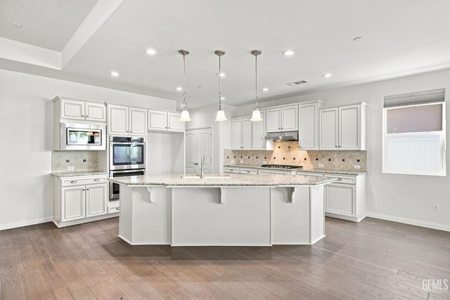 3113 Barrowby Street, Bakersfield, CA 93311