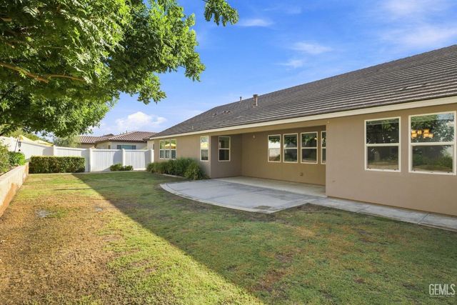 3113 Barrowby Street, Bakersfield, CA 93311