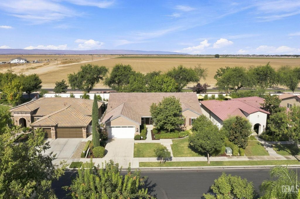 3113 Barrowby Street, Bakersfield, CA 93311