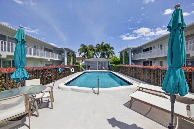 2110 NE 42nd Street 4b, Lighthouse Point, FL 33064