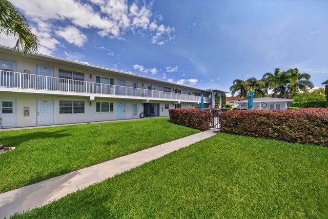 2110 NE 42nd Street 4b, Lighthouse Point, FL 33064