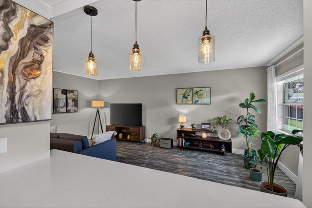 2110 NE 42nd Street 4b, Lighthouse Point, FL 33064