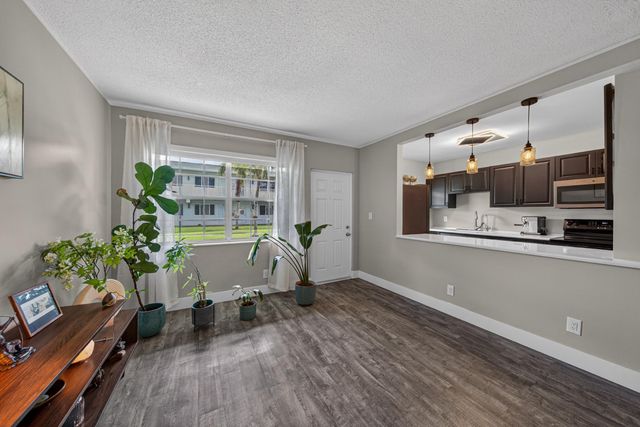 2110 NE 42nd Street 4b, Lighthouse Point, FL 33064