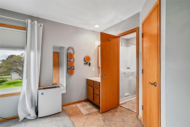 2575 Clark Avenue, Marion, IA 52302