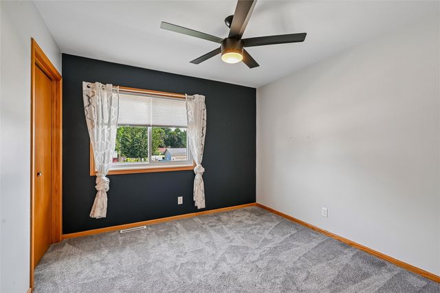 2575 Clark Avenue, Marion, IA 52302
