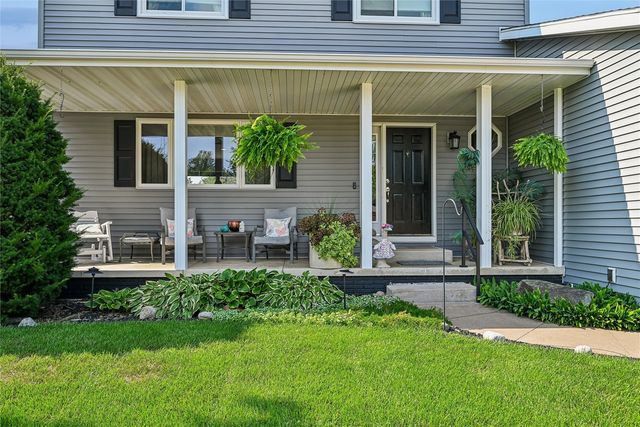 2575 Clark Avenue, Marion, IA 52302