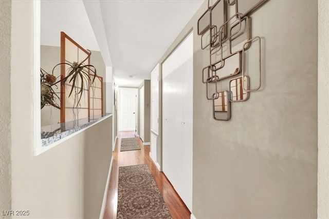 725 North Royal Crest Circle 233, Las Vegas, NV 89169