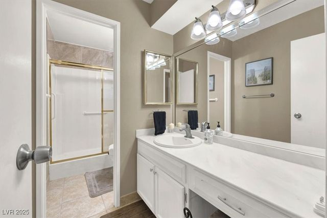 725 North Royal Crest Circle 233, Las Vegas, NV 89169