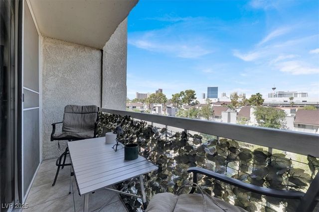 725 North Royal Crest Circle 233, Las Vegas, NV 89169