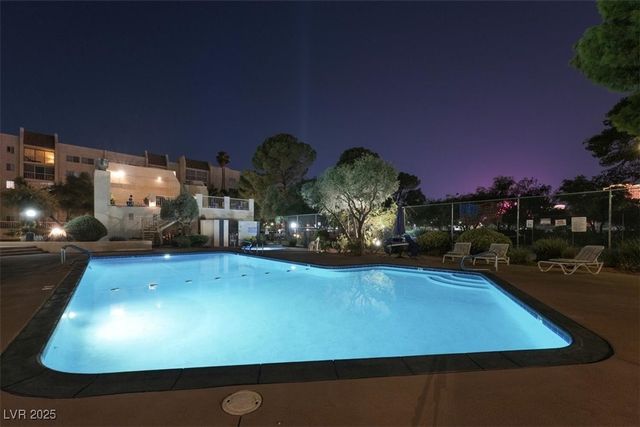 725 North Royal Crest Circle 233, Las Vegas, NV 89169