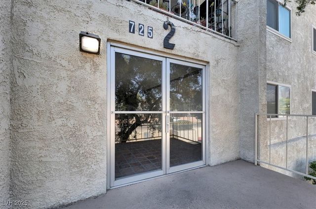 725 North Royal Crest Circle 233, Las Vegas, NV 89169