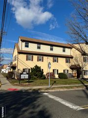 426 Hudson Street 2R North, Hackensack, NJ 07601