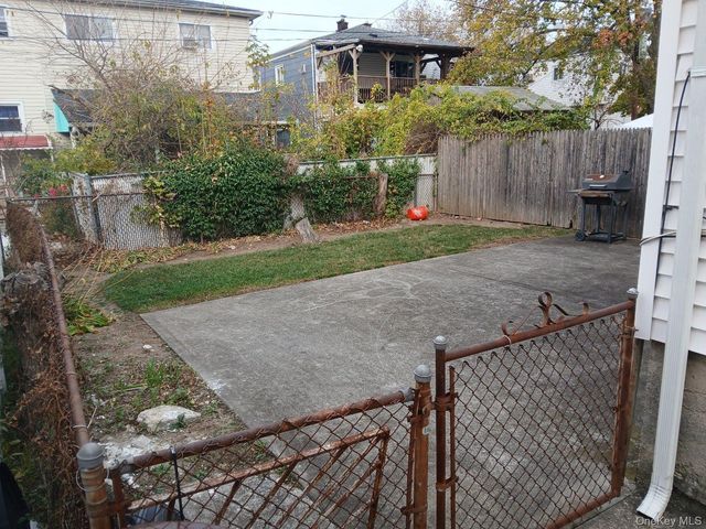 255-29 149th Road, Rosedale, NY 11422