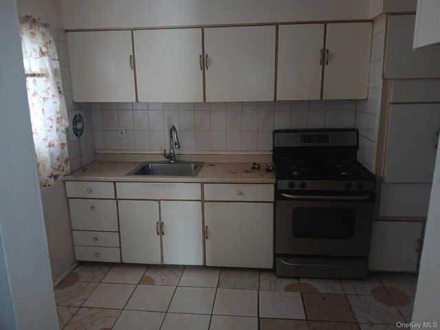 255-29 149th Road, Rosedale, NY 11422