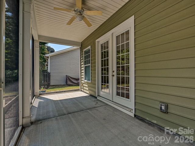 1021 Knob Creek Lane, Tega Cay, SC 29708