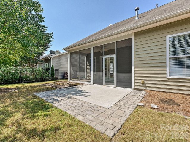 1021 Knob Creek Lane, Tega Cay, SC 29708