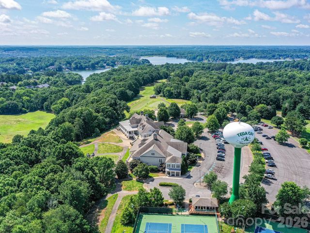 1021 Knob Creek Lane, Tega Cay, SC 29708